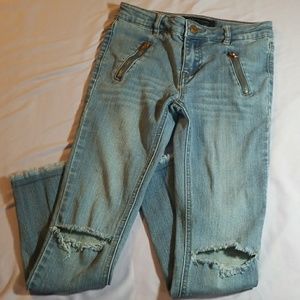 🍓Hilfiger frayed jeans 8